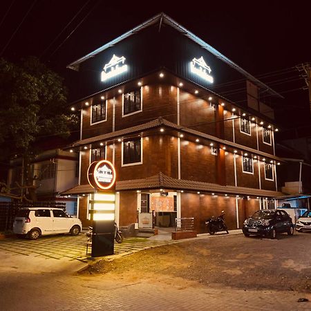 Kovilakam Achutham Hotel Guruvayur Exterior photo