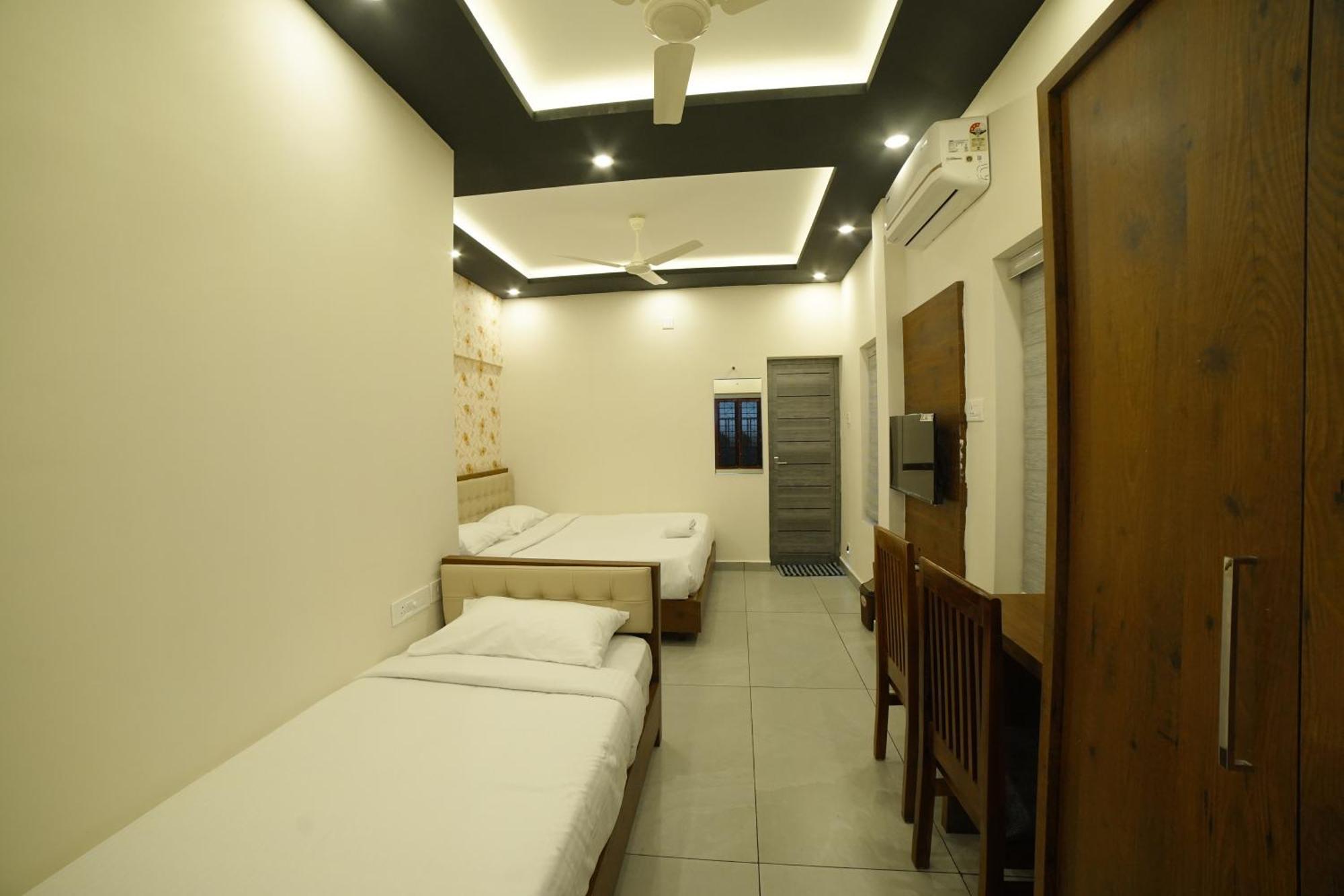 Kovilakam Achutham Guruvayur Exterior photo