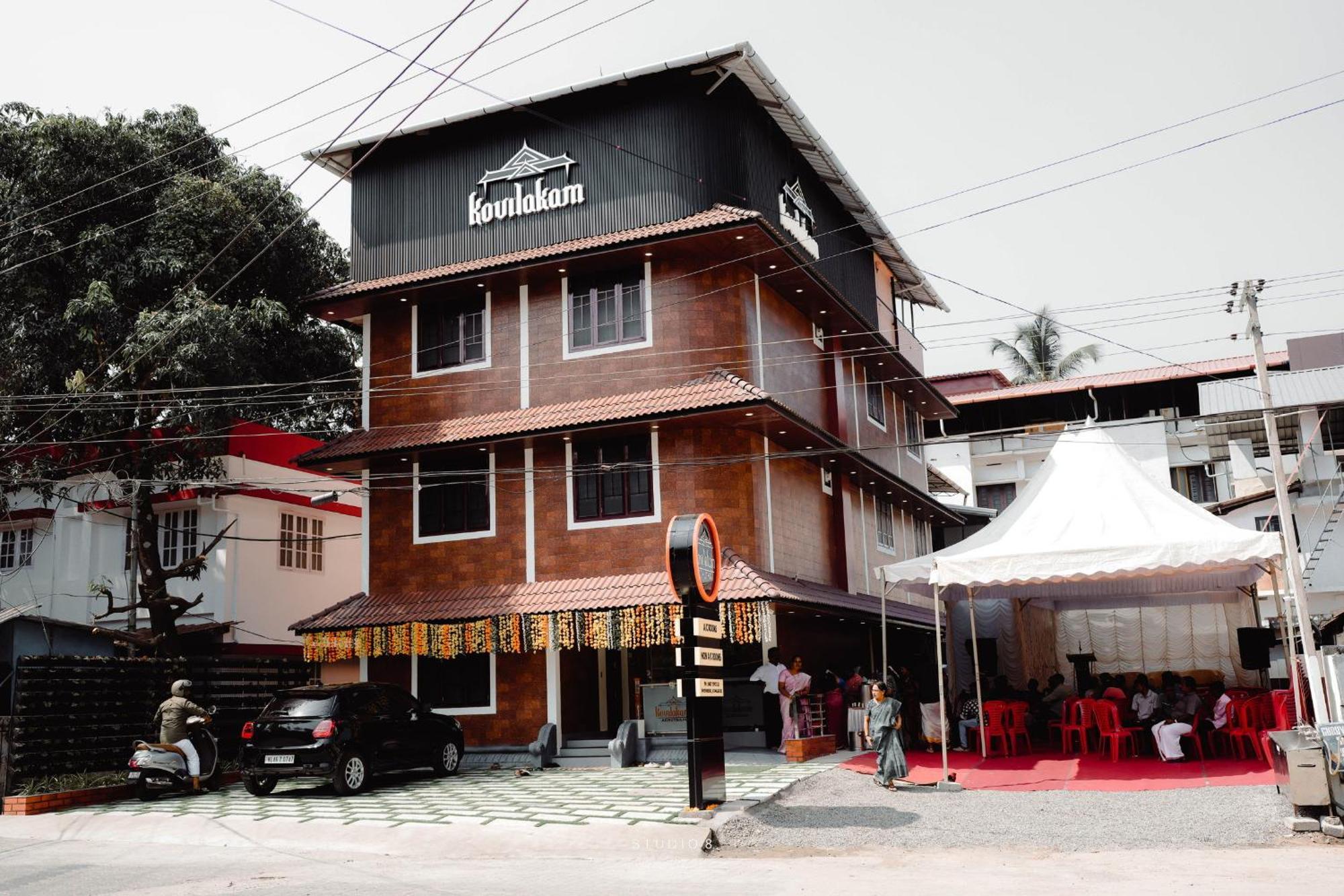 Kovilakam Achutham Guruvayur Exterior photo